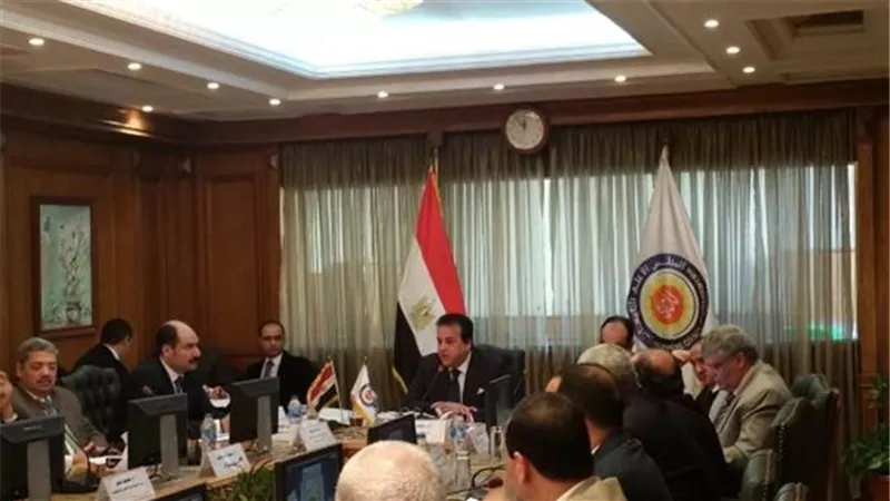  عبدالغفار يوجه برفع الكفاءة التكنولوجية بالجامعات