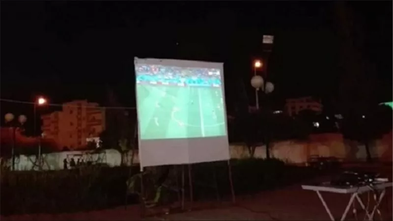 اقامه شاشتي عرض بالمحلة لبث مباريات امم افريقيا
