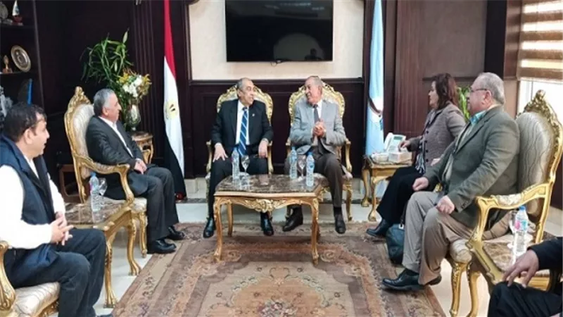 وزير الزراعة يبحث مع محافظ البحر الأحمر زيادة فرص التعاون بين الجانبين 