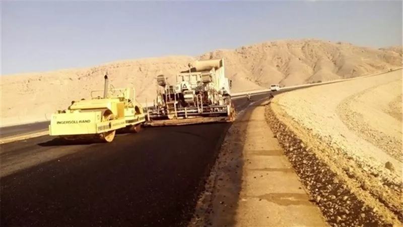 وزير النقل: مشروع ازدواج طريق أسيوط- سوهاج الصحراوى الشرقى يساهم فى تسهيل انتقال المواطنين