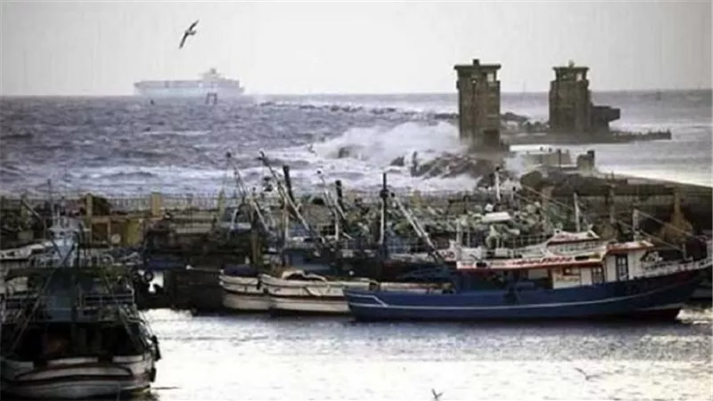 غلق بوغاز مينائي الاسكندرية والدخيلة نظراً لسوء الأحوال الجومائية