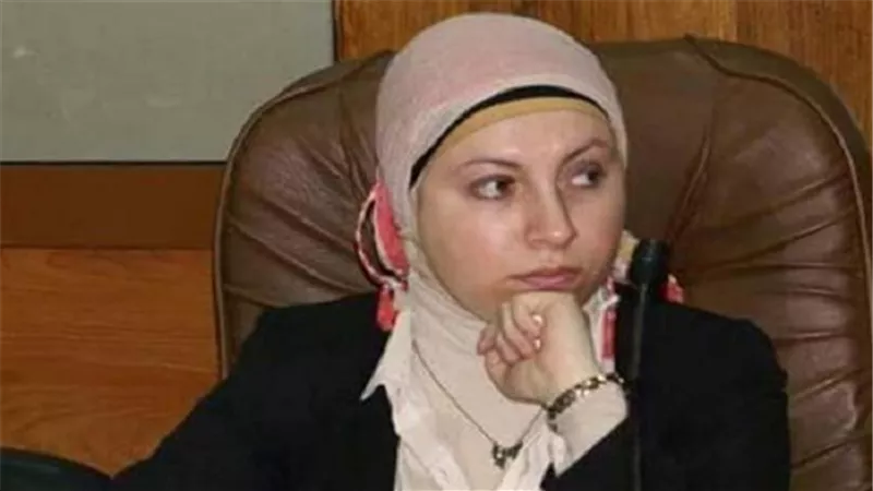 نسرين عبدالعزيز توقع 