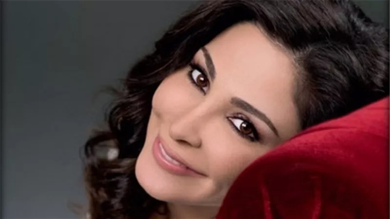 إليسا تصاب بورم في مكان آخر.. تعرف على التفاصيل