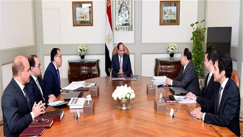 السيسى يستعرض 