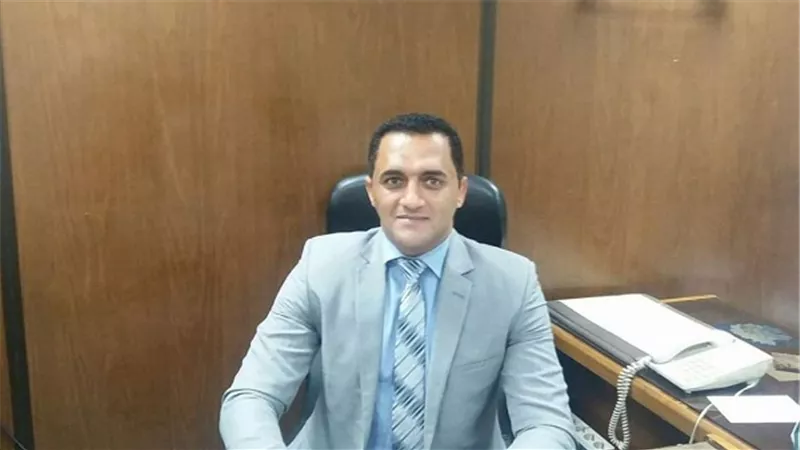 نائب رئيس تحرير الاهرام يصنع ديوانه الثاني تحت عنوان أين تضع العذراء مسيحها