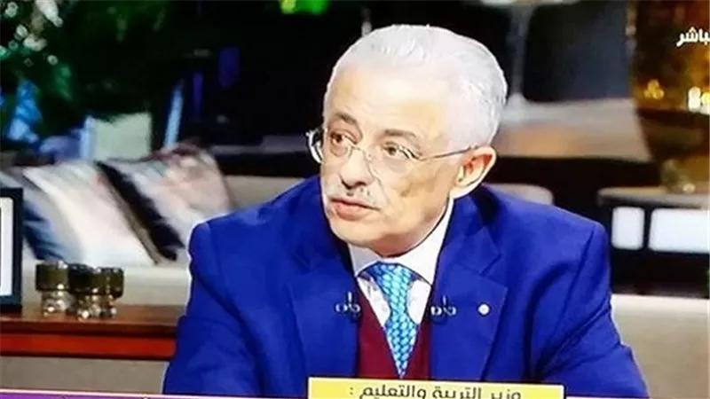 وزير التربية والتعليم يتفقد معرض مؤتمر جامعة الطفل الأول ويشيد بالأعمال المعروضة