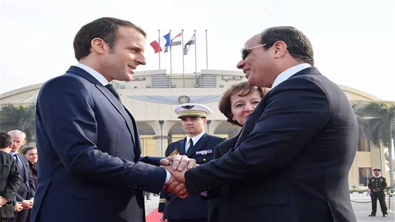 الرئيس السيسي يودع نظيره الفرنسي