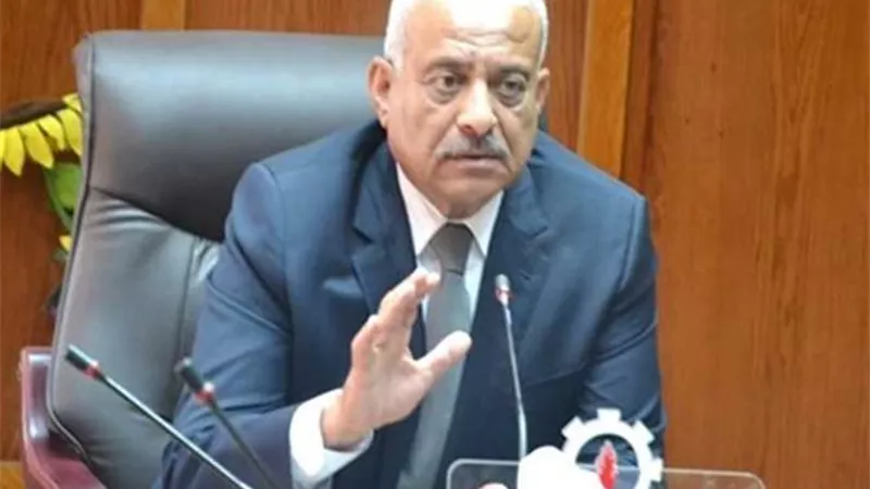 محافظ السويس يؤكد على اجهزته عدم التهاون فى استرداد حق الدولة