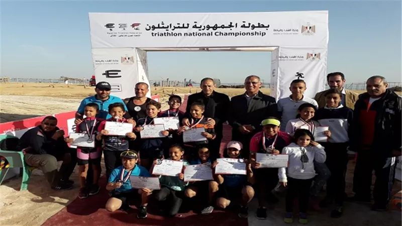 بالصور.. تسليم الميداليات علي الفائزين ببطولة الجمهورية بشاطئ السويس
