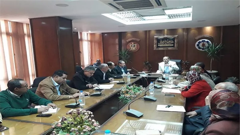 متابعة الموقف التنفيذي لاعمال التطوير بطريق صلاح نسيم حتي ميدان فكري زاهر بالسويس