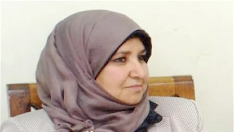 وكيل تعليم السويس تشدد بضم خدمة كل من على وظيفة معلم