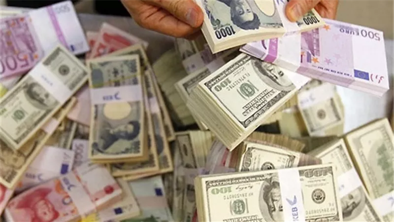 الجنيه يرتفع أمام العملات الأجنبية في بداية التعاملات المسائية 