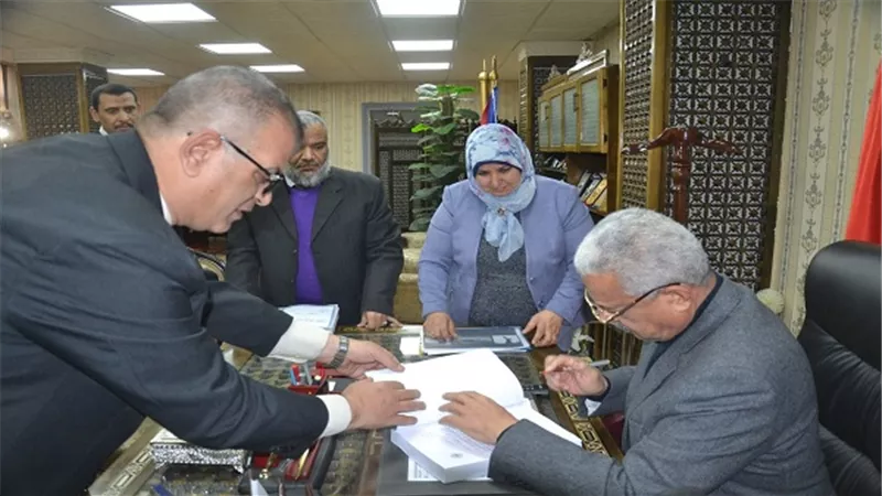 محافظ السويس يعتمد نتيجة الشهادة الاعدادية بنسبة 75.4%