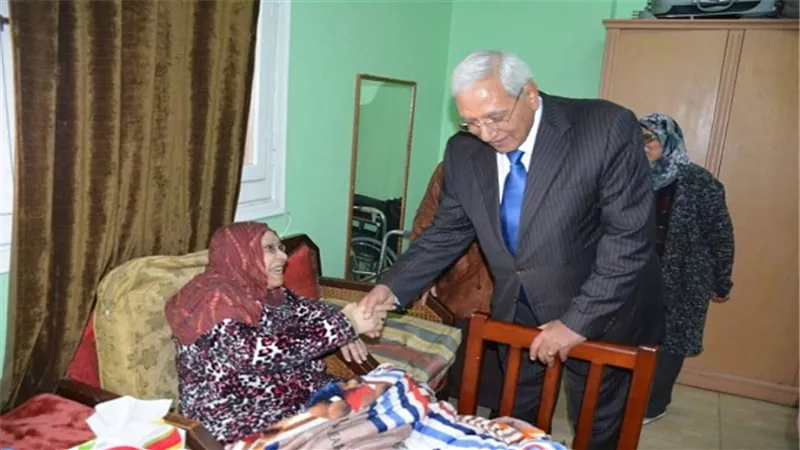 بالصور.. محافظ الدقهلية في زيارة لأحد دور المسنين بالمنصورة