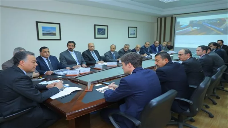 وزير النقل يلتقي وفد 
