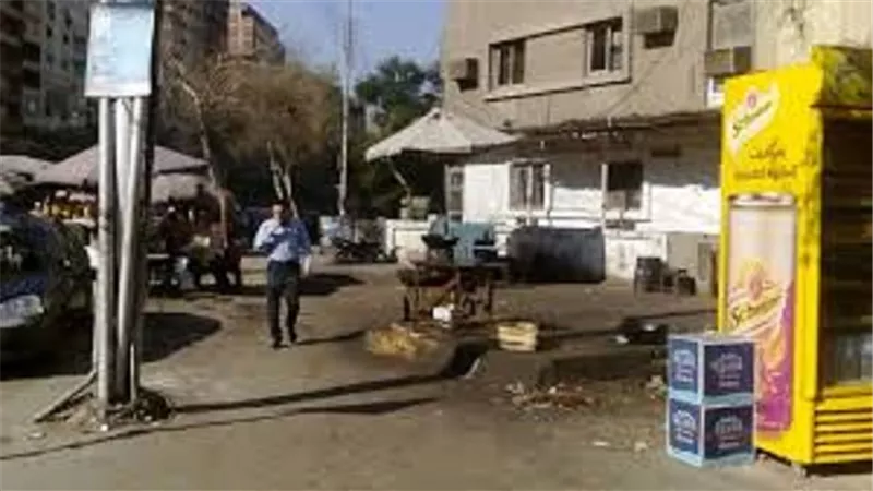 استكمال أعمال الرصف وازالة الاكشاك المخالفة بعبور حي الاربعين