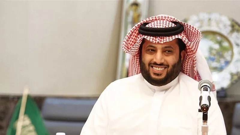 بعد سبه بالأم.. ماذا قال تركي آل شيخ؟