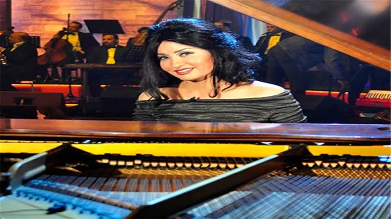 الليلة.. الفنان الكبير هاني شاكر ضيف النجمة لطيفة في 