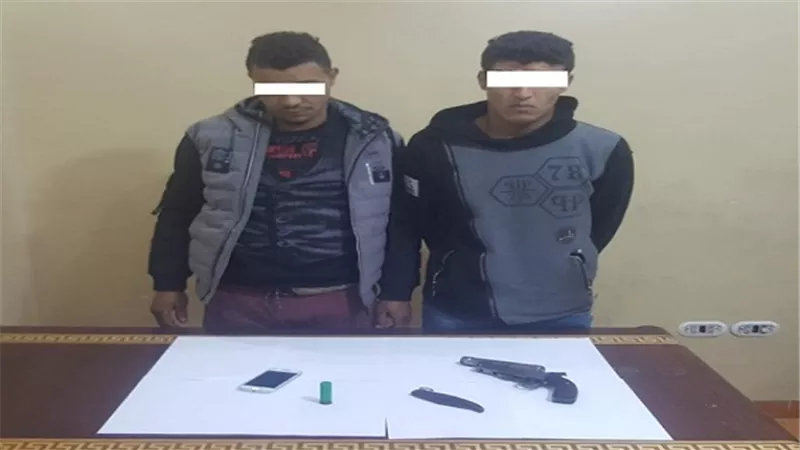 ضبط مرتكبى واقعة سرقة سيارة 