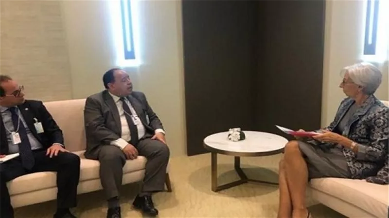 وزير المالية في اجتماعه مع 