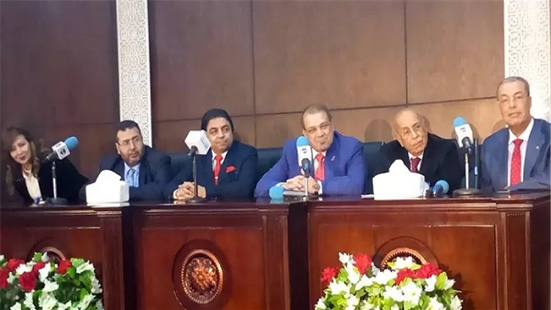 بالصور.. حسن راتب يتبرع لاقامة اكبر غرفة عناية مركزة فى العالم بمعهد القلب القومى 