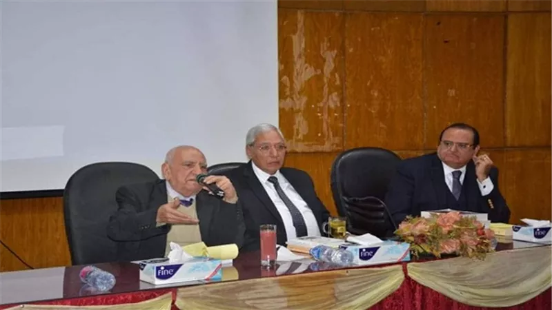 شاروبيم.. يشيد بالمواهب والمبدعين فى مكتبة مصر العامة بالمنصورة 
