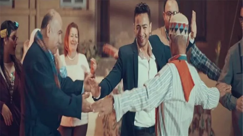 أسرار أغنية أشرب شاي لحمادة هلال.. 2 مليون مشاهدة في ساعات معدودة.. وهؤلاء أصحاب فكرة الكليب