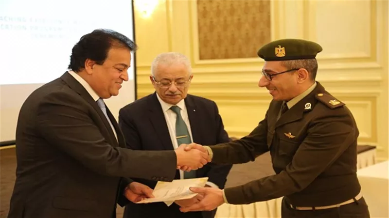 طارق شوقي وعبد الغفار يشهدان فعاليات احتفال توزيع شهادات إتمام برنامج التعليم الطبي للأطباء