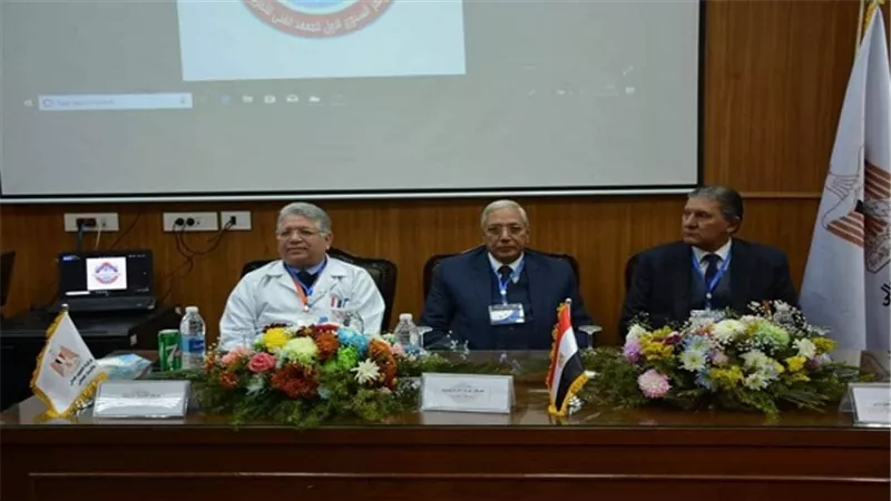 بالصور.. محافظ الدقهلية في مؤتمر معهد التمريض بشربين 