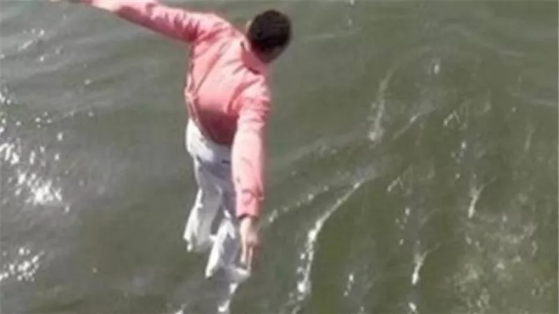 عاطل يلقى بنفسه فى النيل بعد سرقته حديد بالغربية