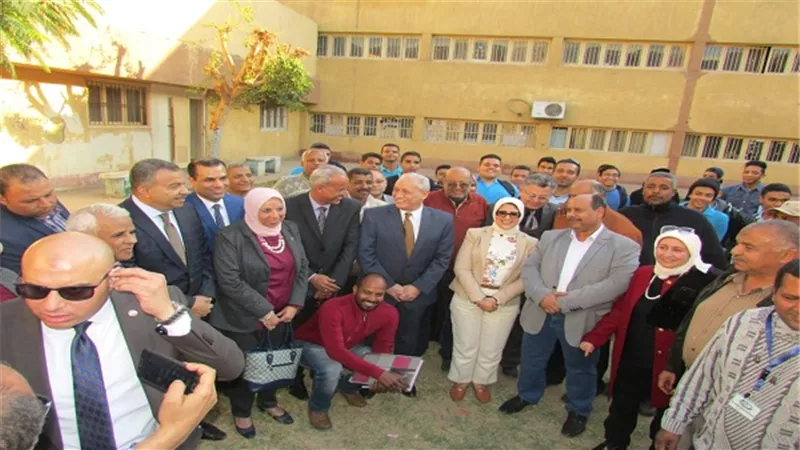 خلال زيارتها لمحافظة الأقصر.. وزيرة الصحة تتفقد سير عمل 