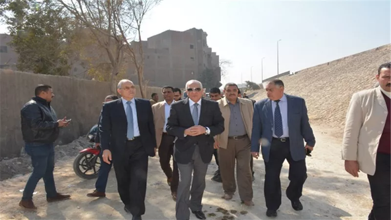 بتكلفة 9 مليون جنيه محافظ الجيزة: رصف طريق الخدمة الموازي لحرم الدائري ببولاق الدكرور
