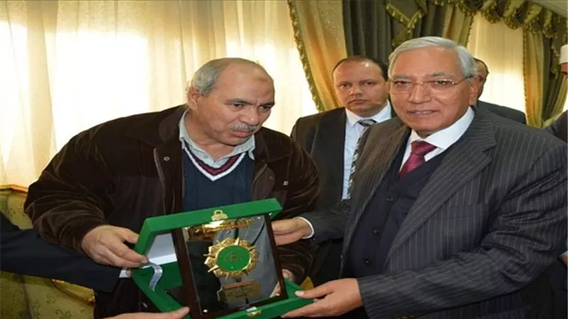 مصانع شركة السكر تكرم محافظ الدقهلية في اول زيارة
