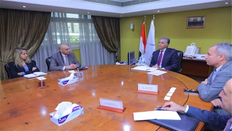 وزير النقل يلتقي وفد مؤسسة 