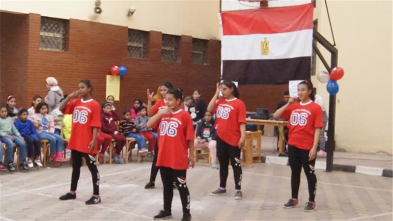 فتيات العجوزة تحتفل بـ 20 متفوقة دراسياً