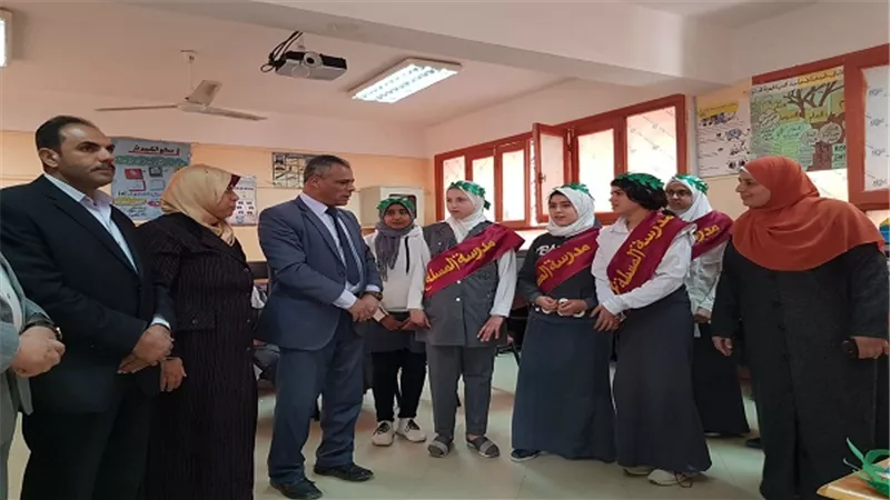 بالصور.. طالبات مدرسة المسلة الإعدادية بنات يتألقن في ورشة عمل للموهوبين بالفيوم 