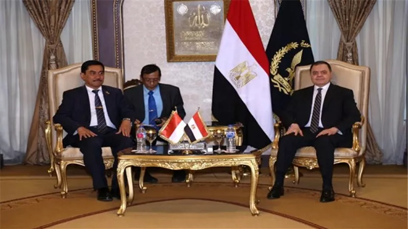 وزير الداخلية يستقبل رئيس الوكالة الوطنية لمكافحة الإرهاب بإندونيسيا 