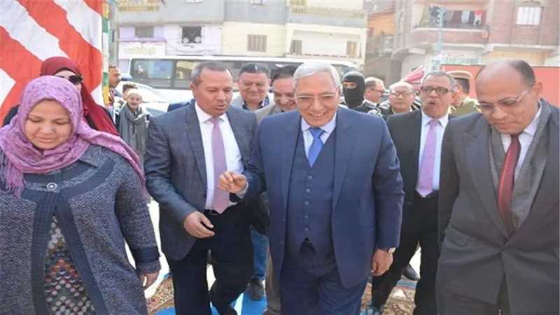 محافظ الدقهلية.. زيادة فرق العمل بالمبادرة لخفض فترات انتظار المواطنين بالحوته