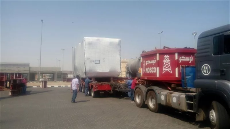 تداول 466 شاحنة بضائع و36 سيارة بموانىء البحر الاحمر