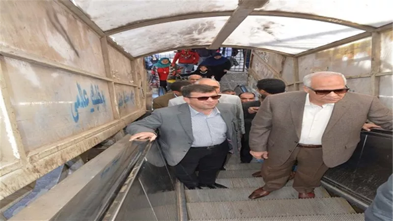 محافظ الجيزة يعاين السلم الكهربائى بارض اللواء ويتفقد أعمال تركيب الانترلوك بشارع 306