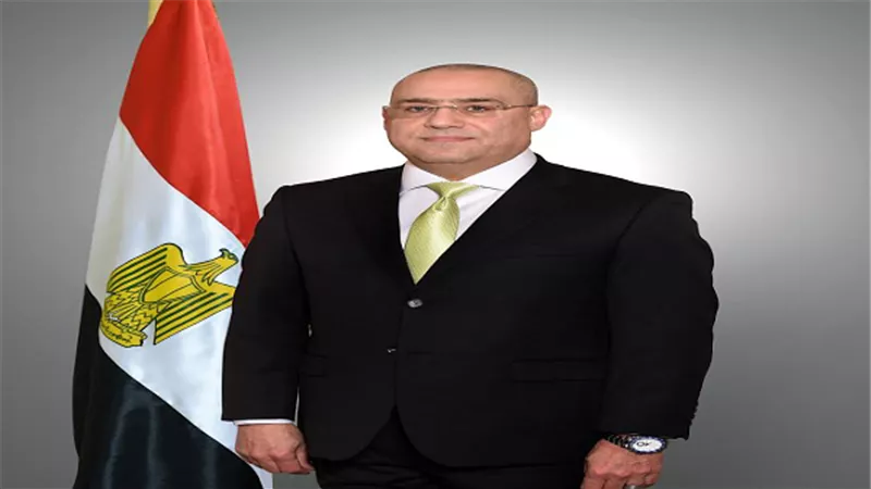 وزير الإسكان يتابع المشروعات بـ