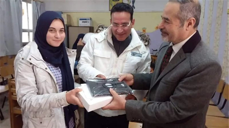 استخدام كثيف لأجهزة التابلت لطلاب المدارس بالجيزة