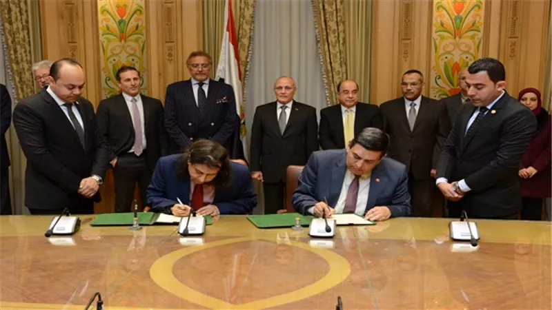 العصار يشهد توقيع مذكرة تفاهم في مجال تحلية المياه