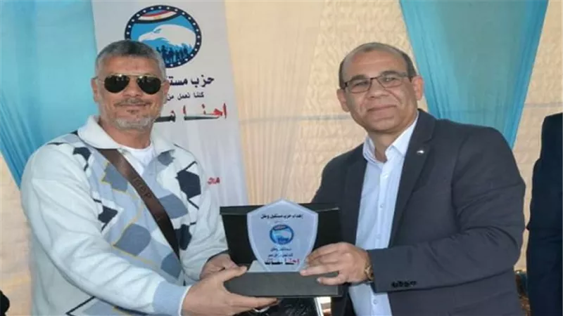  بالصور .. مستقبل وطن بالسويس يدعم الانشطة الطلابية بمدارس المحافظة