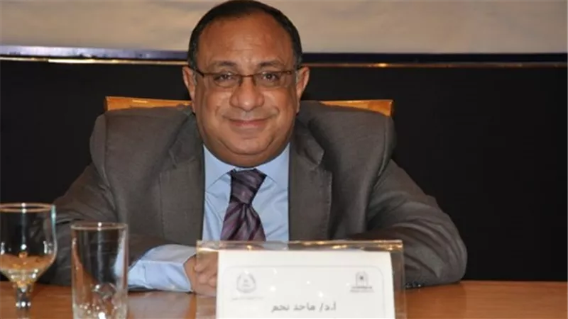رئيس جامعة حلوان يبحث مع المعيدين بكلية التجارة احتياجاتهم ومتطلباتهم