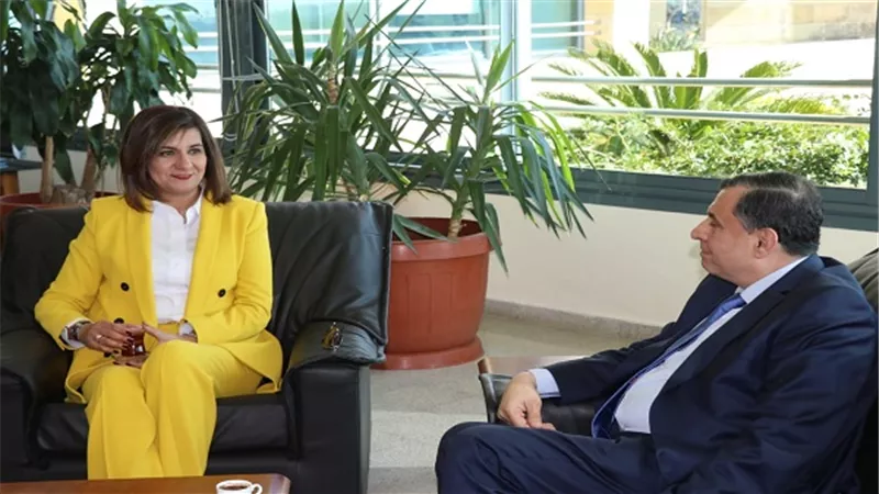 وزيرة الهجرة تزور جامعة بيروت العربية وتشيد بمستوى التجهيزات بها