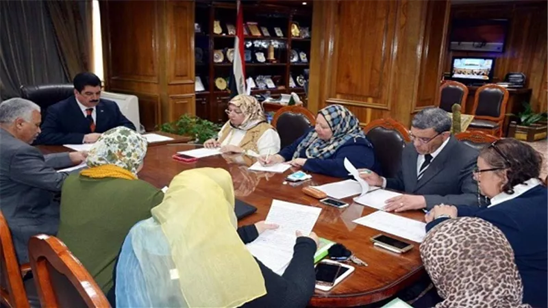 محافظ القليوبية يجتمع لإختيار الأم المثالية من بين  5 أمهات