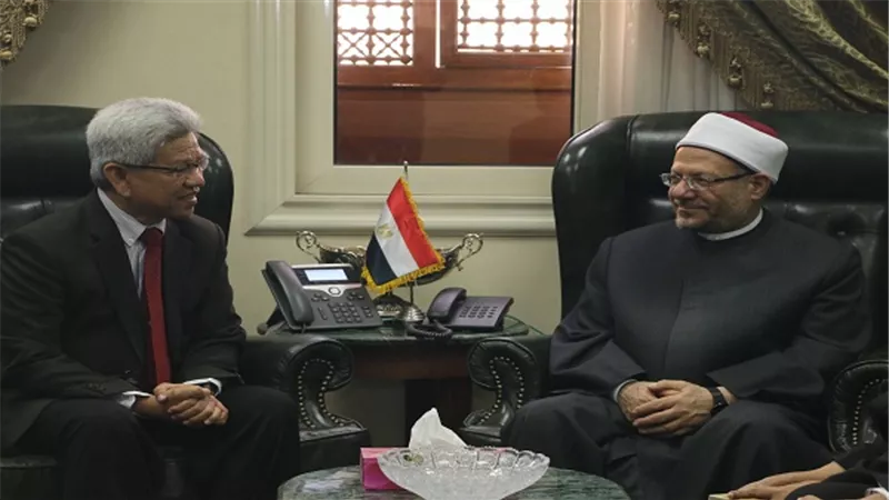مفتي الجمهورية يستقبل وفدًا دينيًّا ماليزيًّا برئاسة نائب رئيس وزراء ولاية بينانج لبحث تعزيز التعاون الديني