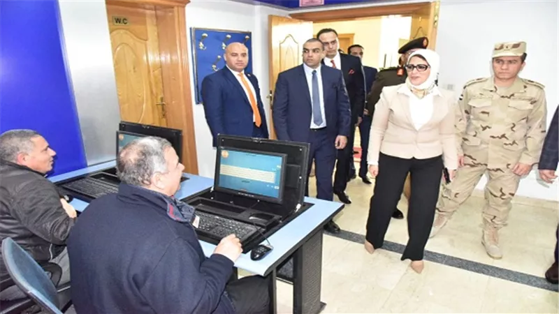 وزيرة الصحة تتفقد لجان اختبارات الفرق الطبية العاملة بالتأمين الصحي