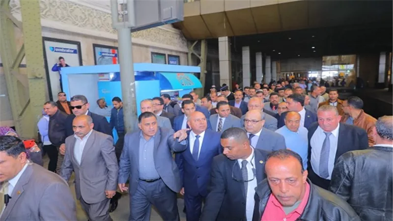 وزير النقل يؤكد عدم السماح بأي تقصير أو تأخير في الخدمة المقدمة للركاب